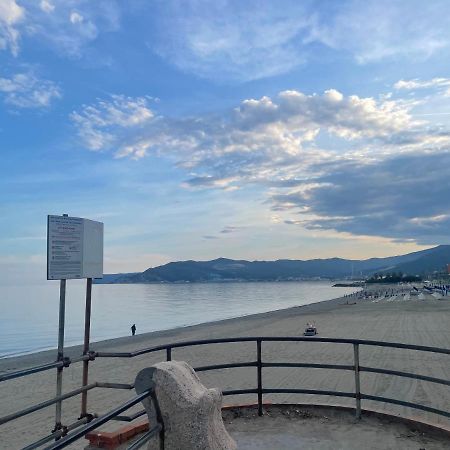 Due Passi Dal Mare Hotel Savona Luaran gambar