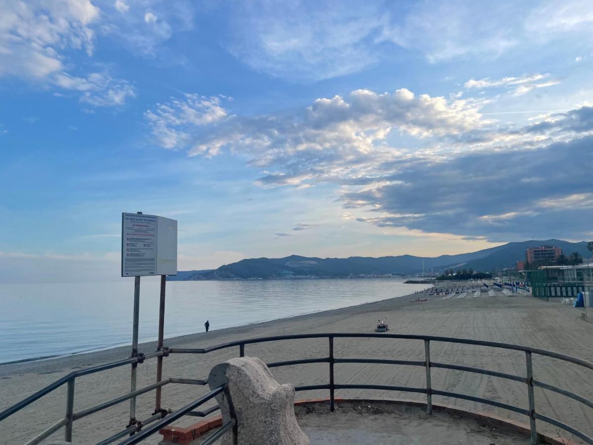 Due Passi Dal Mare Hotel Savona Luaran gambar